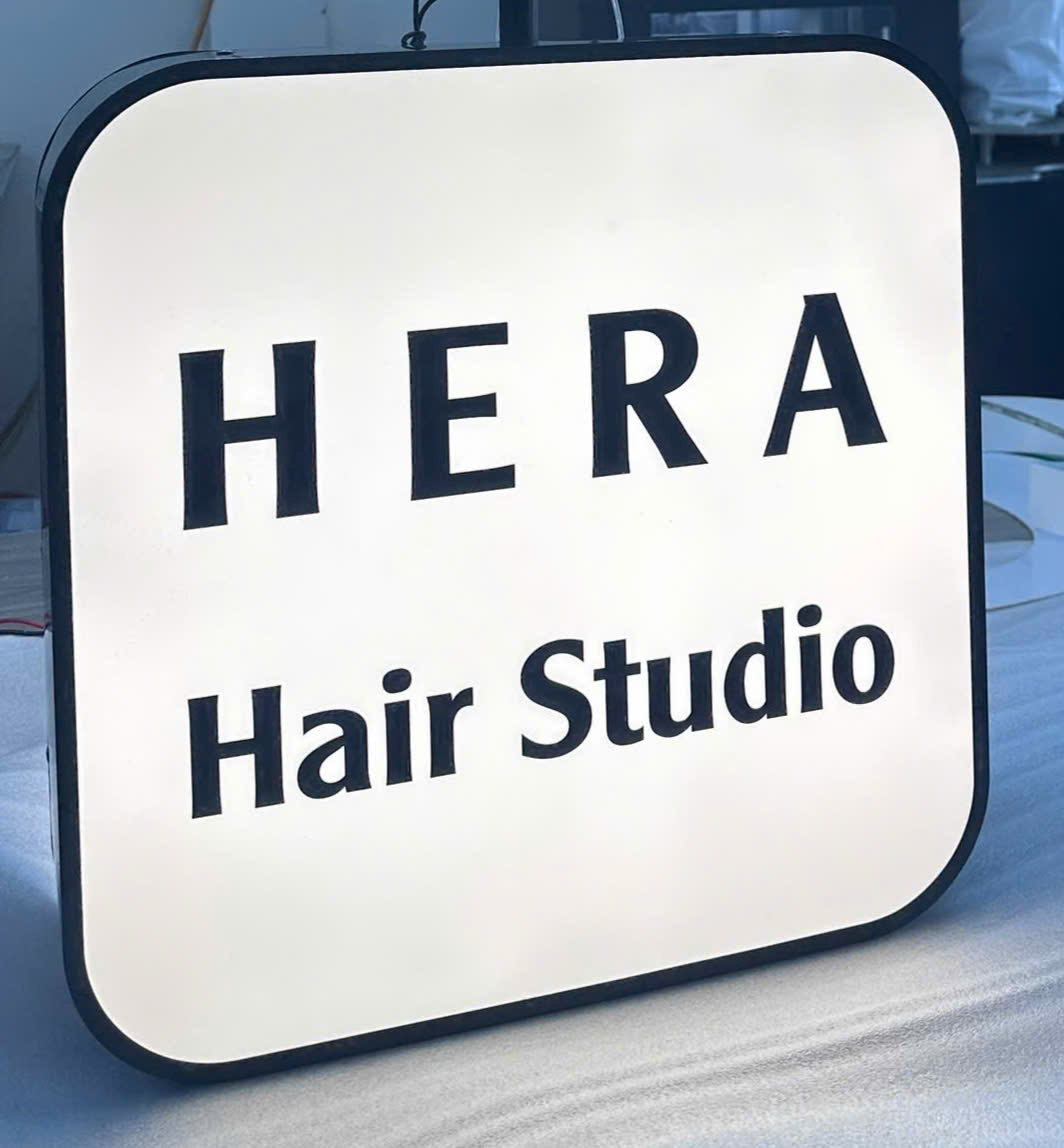 Hộp đèn vẫy HERA Hair Studio tại Nha Trang